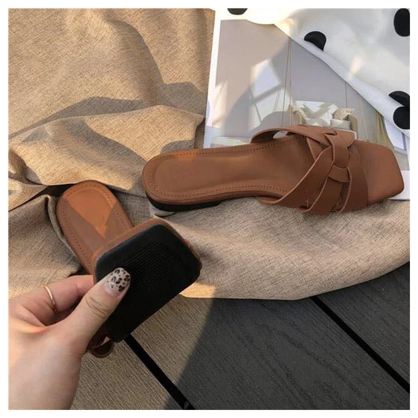 Donlee Queen Sandals