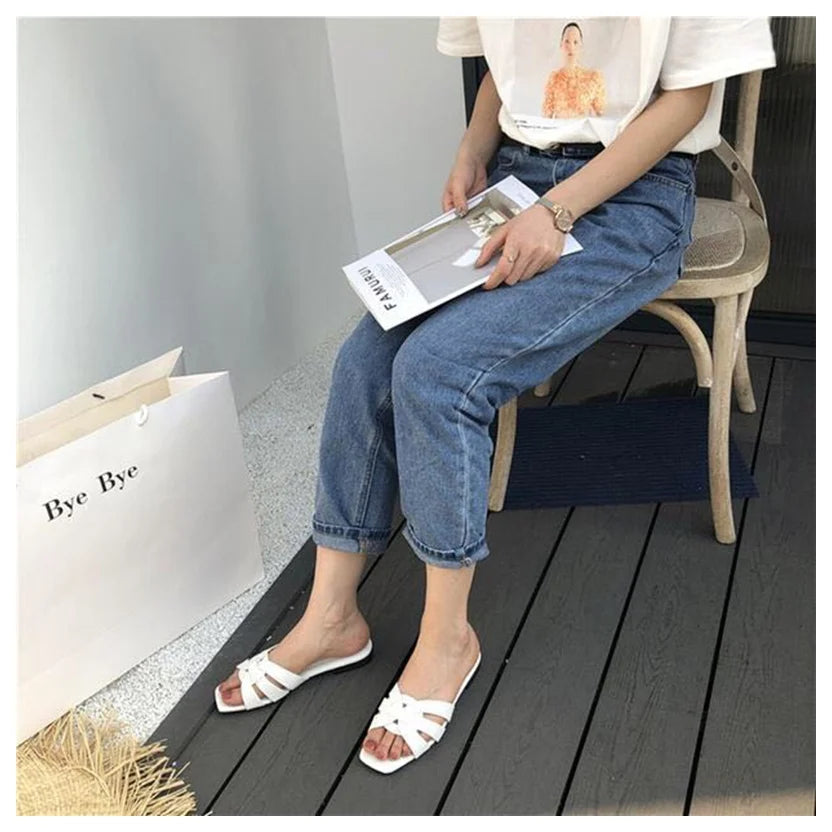 Donlee Queen Sandals
