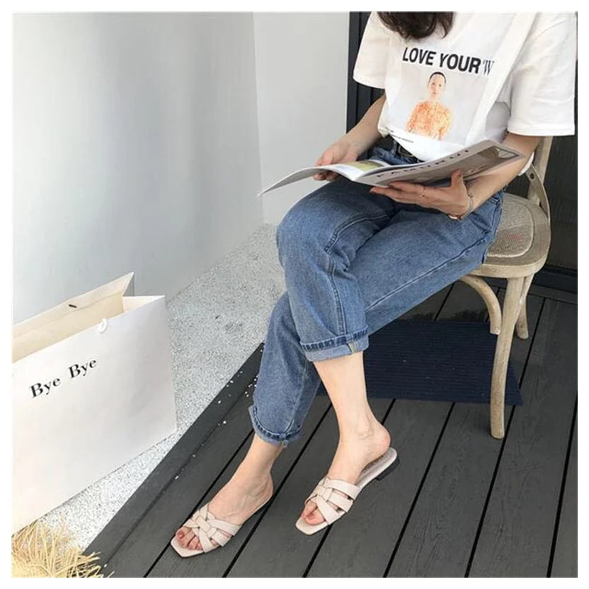Donlee Queen Sandals