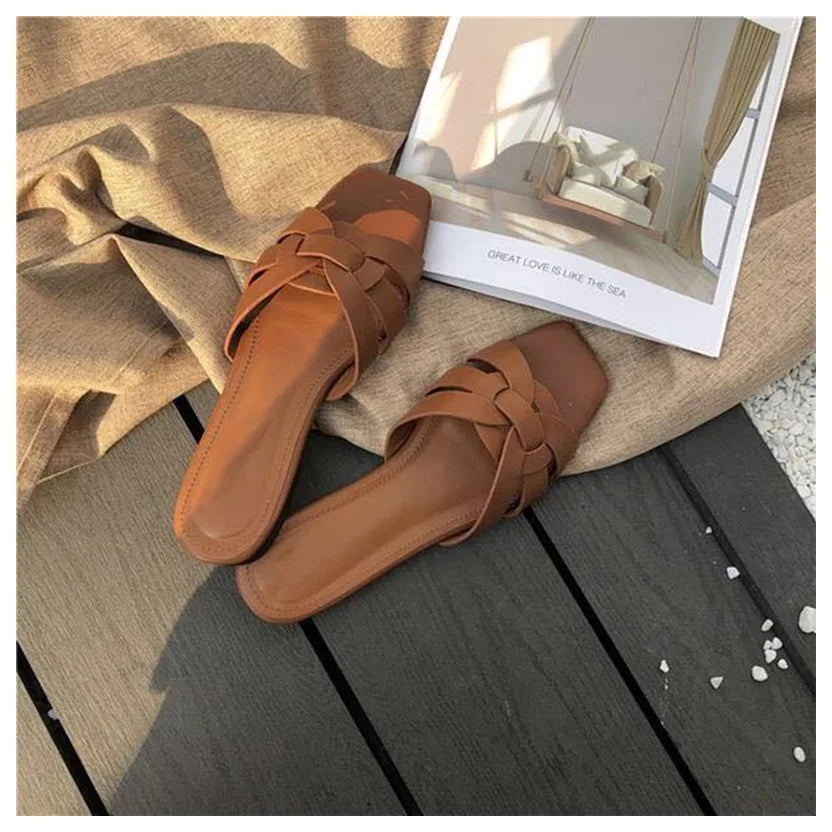 Donlee Queen Sandals
