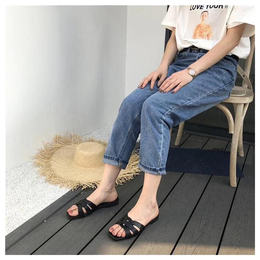 Donlee Queen Sandals