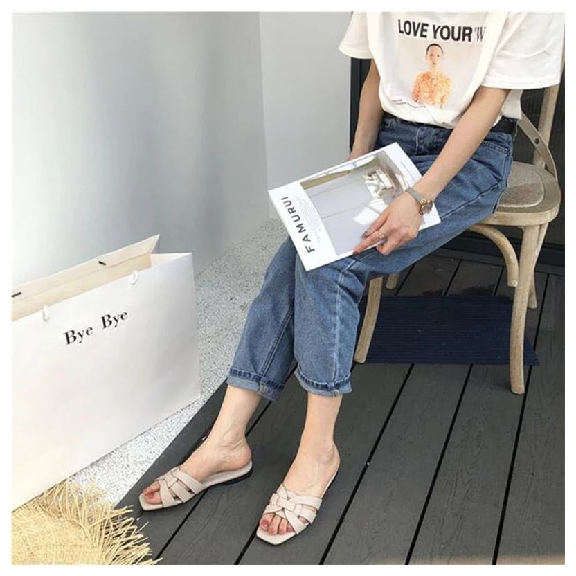 Donlee Queen Sandals