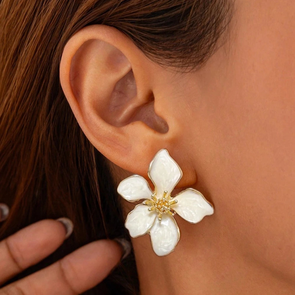 1Pair New Drip Oil Flower Earrings  for Women Elegant Retro Design Jewelry Fashion Statement Earrings For Women Daily Wear