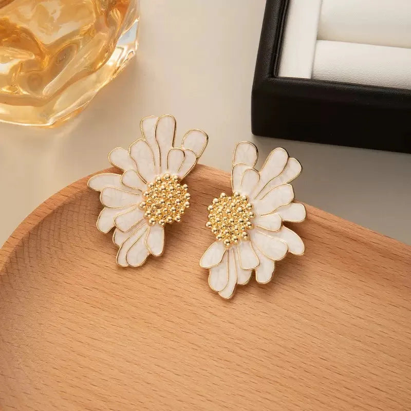 1Pair New Drip Oil Flower Earrings  for Women Elegant Retro Design Jewelry Fashion Statement Earrings For Women Daily Wear