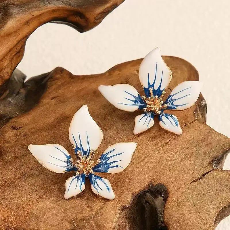 1Pair New Drip Oil Flower Earrings  for Women Elegant Retro Design Jewelry Fashion Statement Earrings For Women Daily Wear