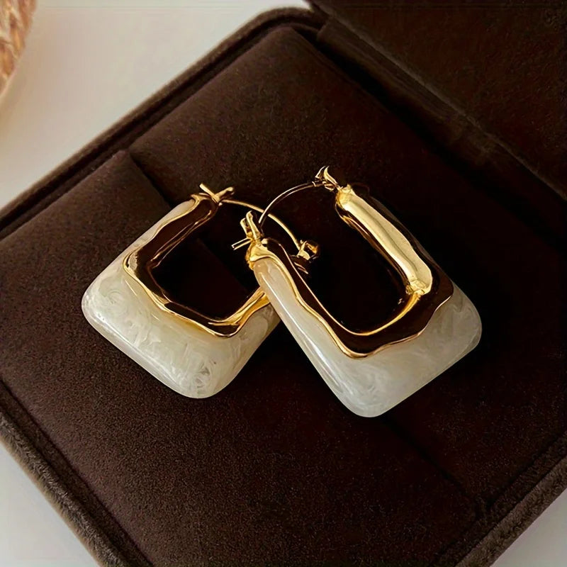 Elegant Vintage U-Shaped Hoop Earrings for Women Golden-Tone Finish & Resin Inlay Stylish Earring Party Jewelry Gifts