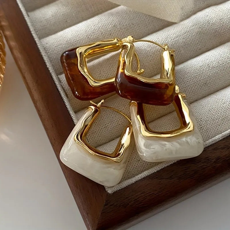 Elegant Vintage U-Shaped Hoop Earrings for Women Golden-Tone Finish & Resin Inlay Stylish Earring Party Jewelry Gifts