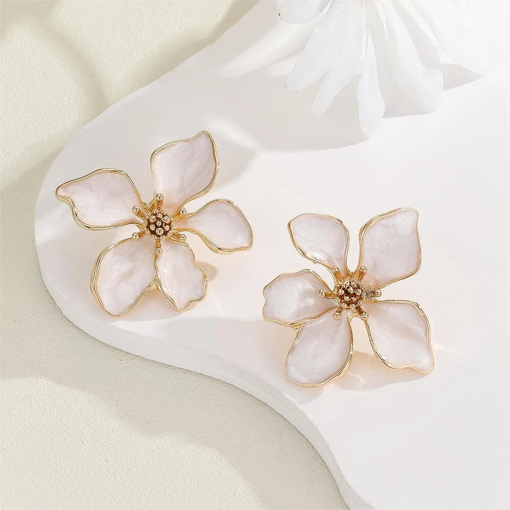 1Pair New Drip Oil Flower Earrings  for Women Elegant Retro Design Jewelry Fashion Statement Earrings For Women Daily Wear