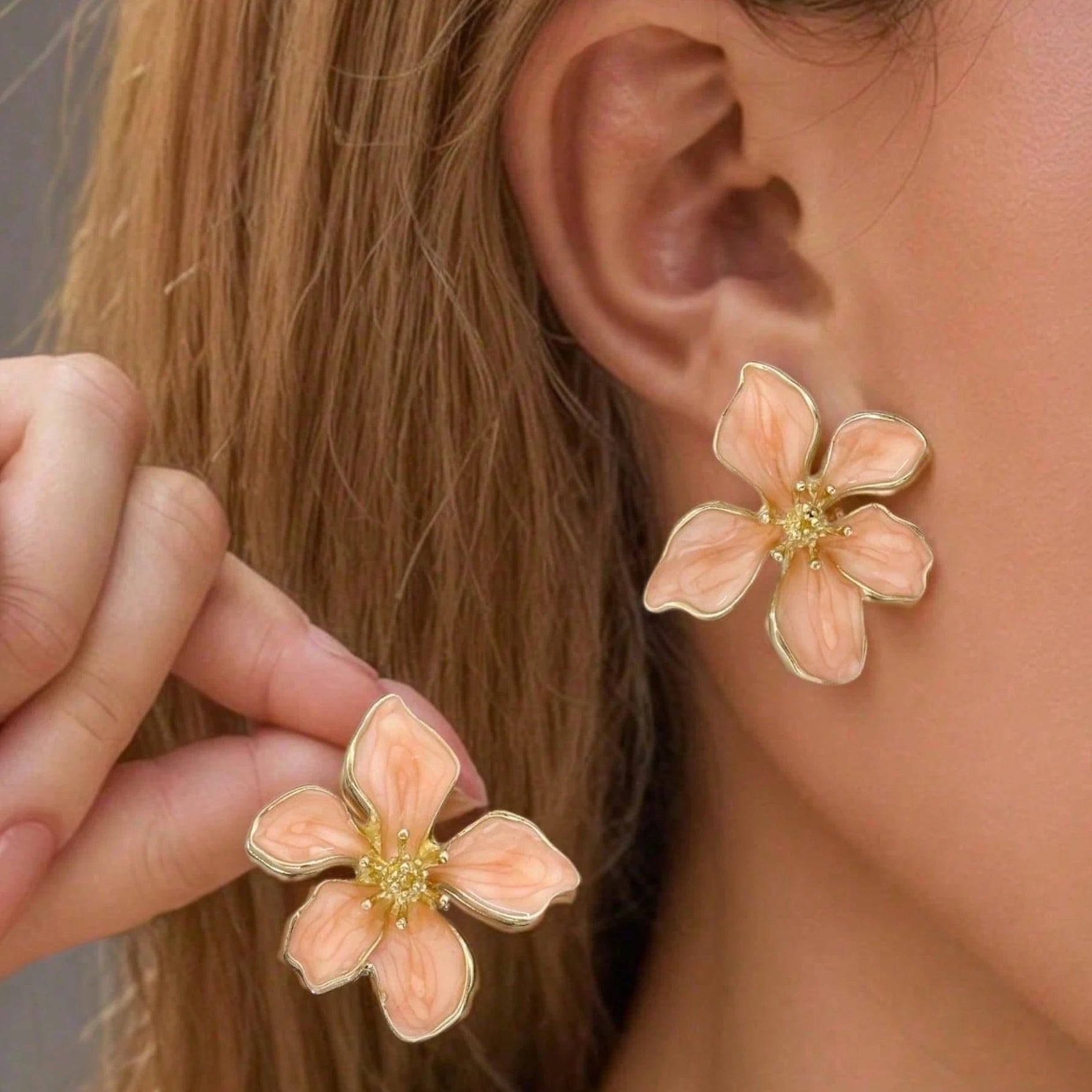 1Pair New Drip Oil Flower Earrings  for Women Elegant Retro Design Jewelry Fashion Statement Earrings For Women Daily Wear
